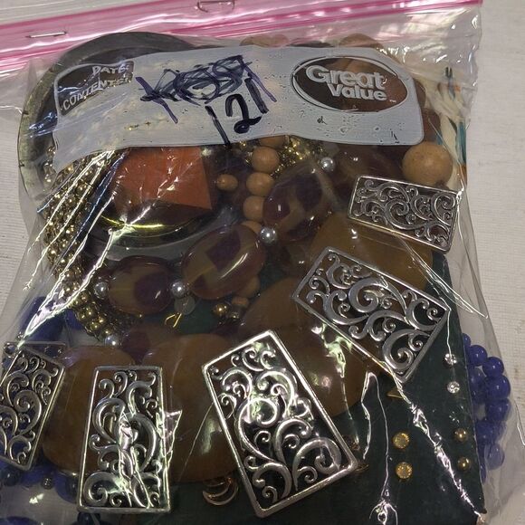 Mystery Jewelry Bag lot 121 - Picture 2 of 6